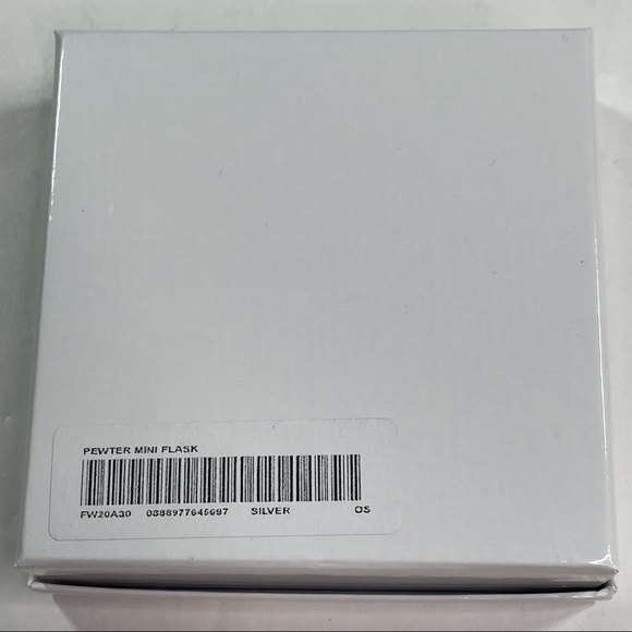 Supreme Silver English Pewter Mini Flask - Picture 11 of 13